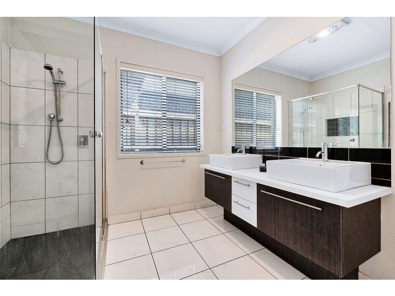 14 Caribbean Pine Court, Lyndhurst VIC 3975