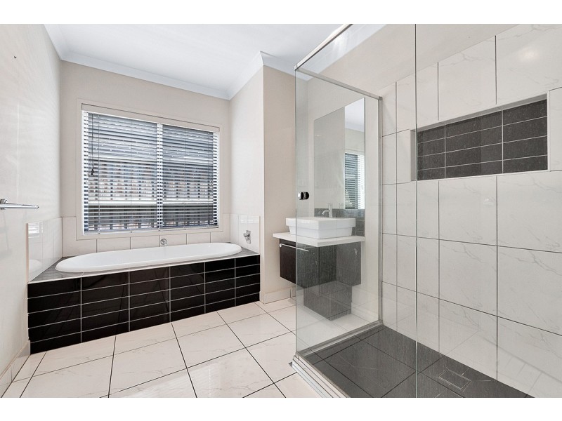 14 Caribbean Pine Court, Lyndhurst VIC 3975