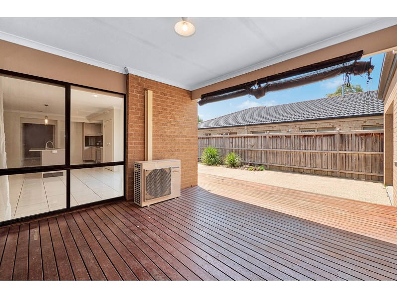 14 Caribbean Pine Court, Lyndhurst VIC 3975