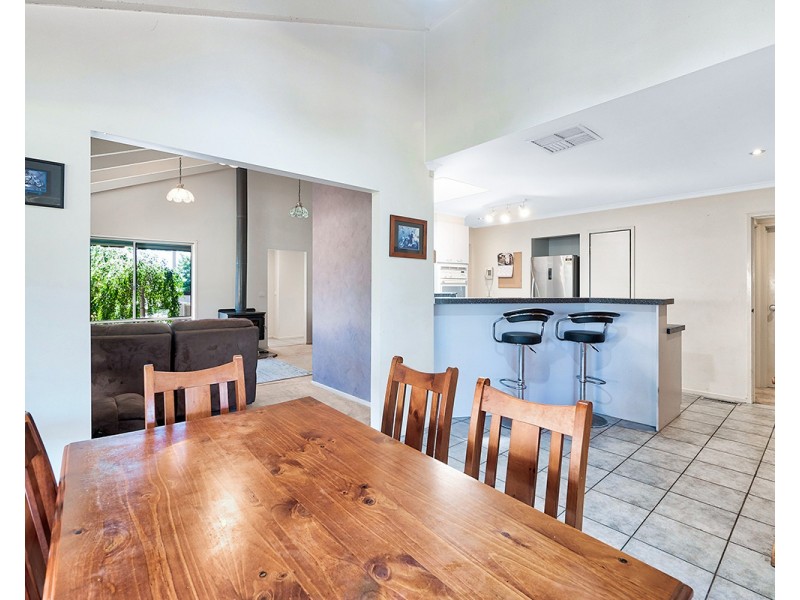 14 Cumquat Court, Cranbourne North VIC 3977