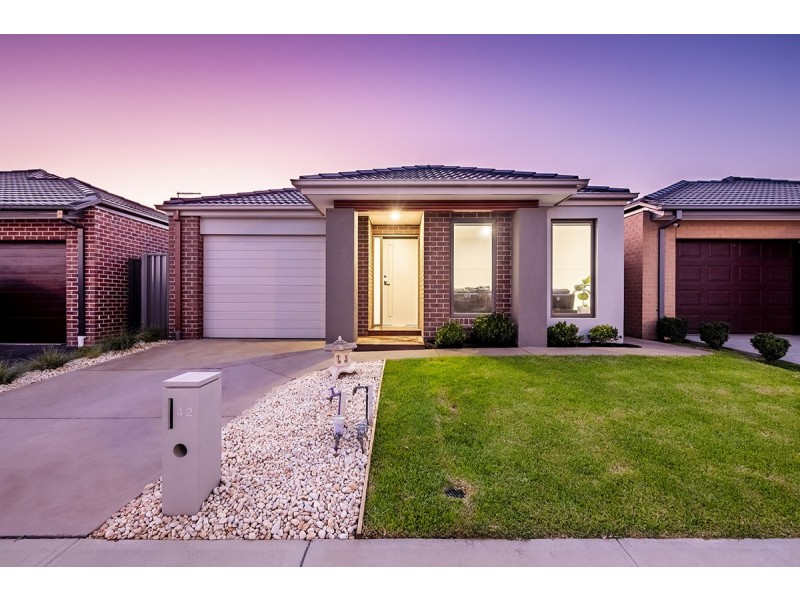 42 Parkhurst Drive, Cranbourne East VIC 3977