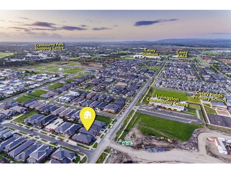 42 Parkhurst Drive, Cranbourne East VIC 3977