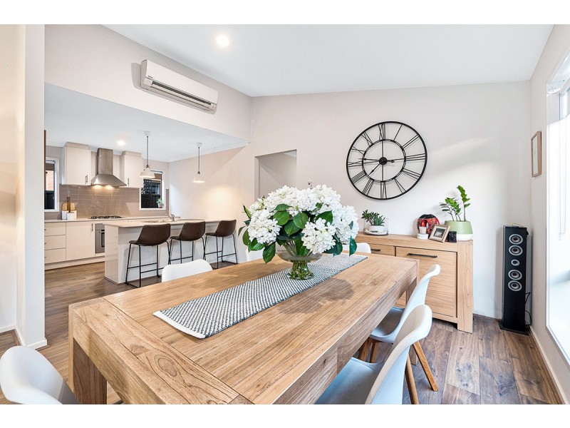 42 Parkhurst Drive, Cranbourne East VIC 3977