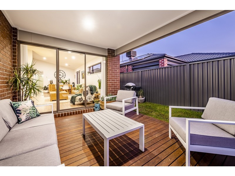 42 Parkhurst Drive, Cranbourne East VIC 3977