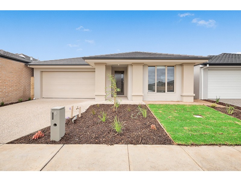 8 Flanker Way, Clyde North VIC 3978