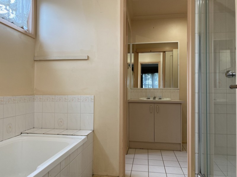 10 Edith Rise, Hampton Park VIC 3976