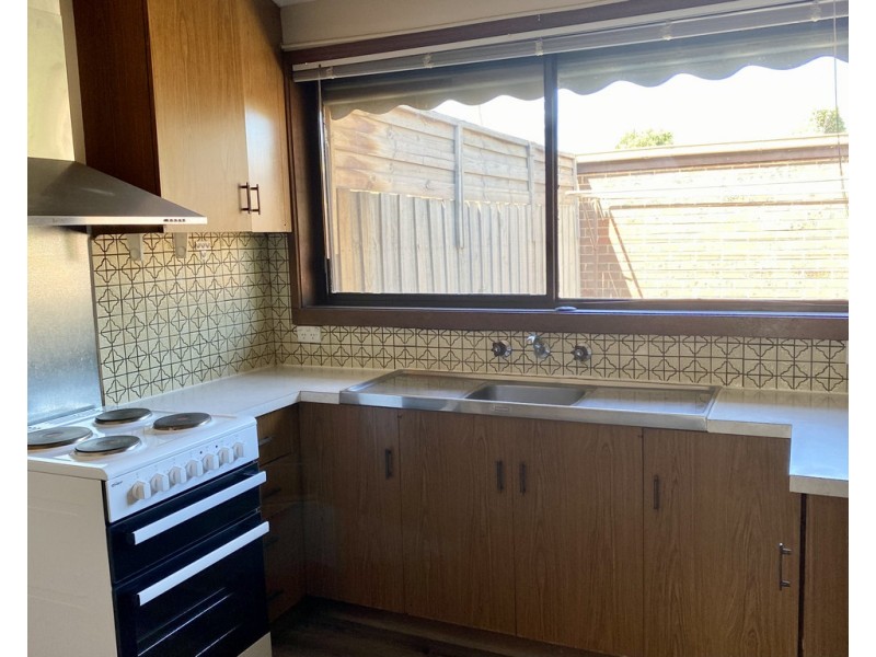 2/14 Codrington Street, Cranbourne VIC 3977