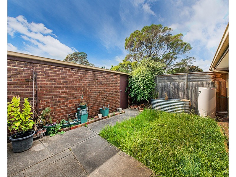 2/14 Codrington Street, Cranbourne VIC 3977