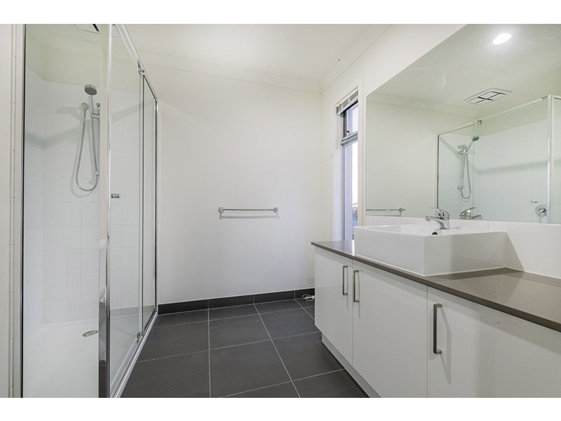 5 Jockey Lane, Cranbourne VIC 3977