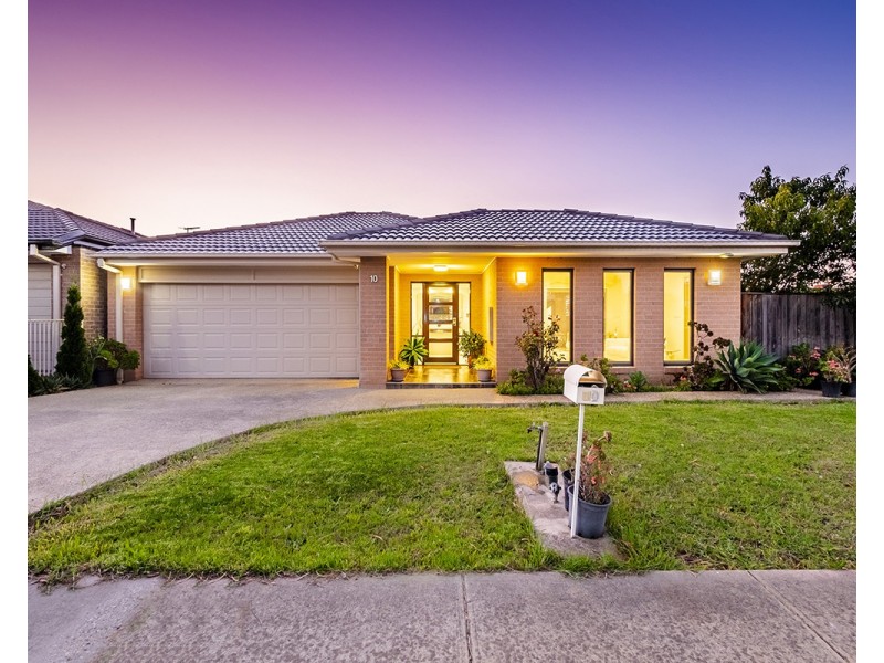 10 Eden Avenue, Skye VIC 3977