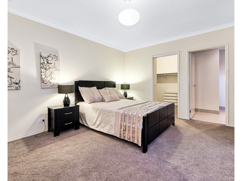 10 Eden Avenue, Skye VIC 3977