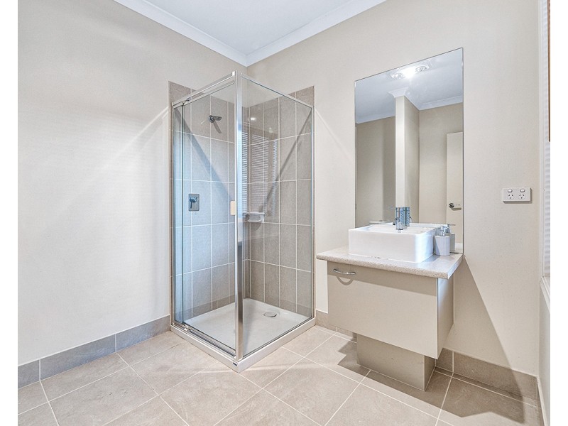 10 Eden Avenue, Skye VIC 3977