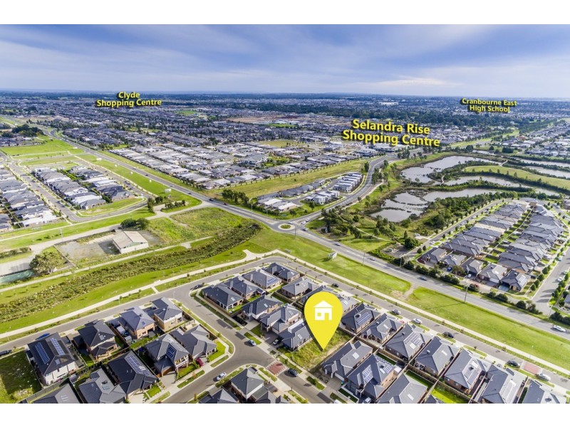 62 Simmental Drive, Clyde North VIC 3978