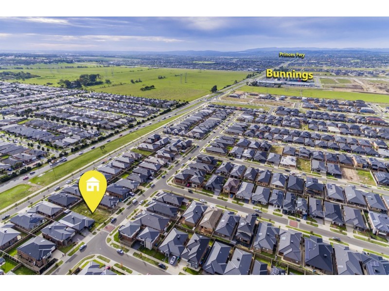 62 Simmental Drive, Clyde North VIC 3978