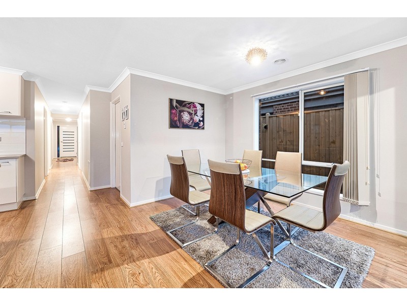 6 Hammond Road, Cranbourne West VIC 3977