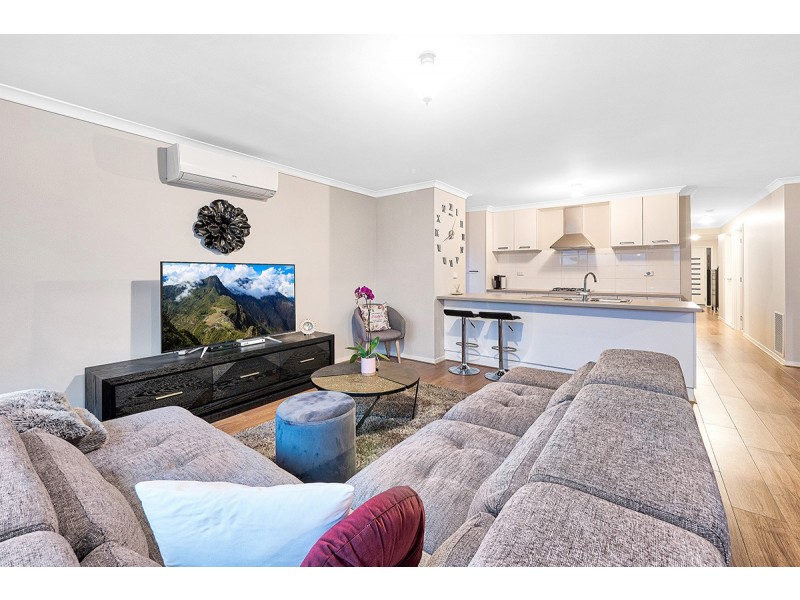 6 Hammond Road, Cranbourne West VIC 3977