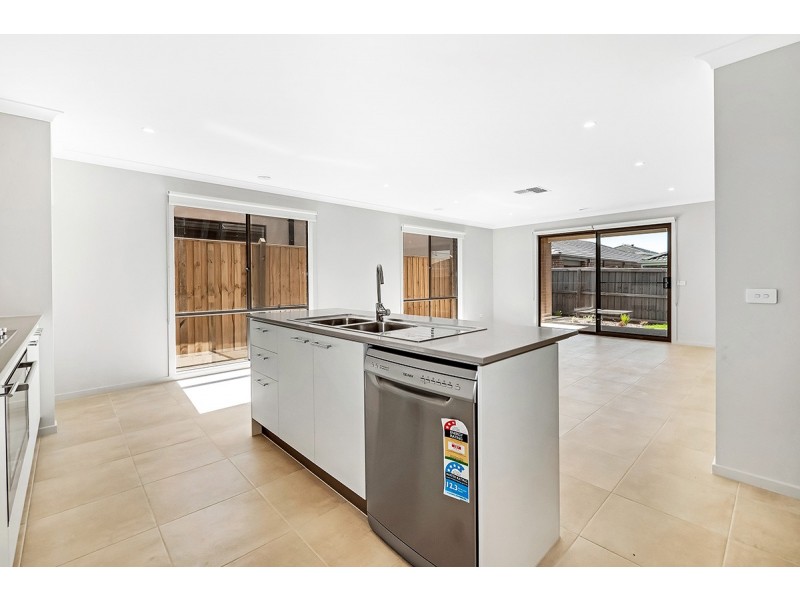 40 Bowler Avenue, Clyde VIC 3978