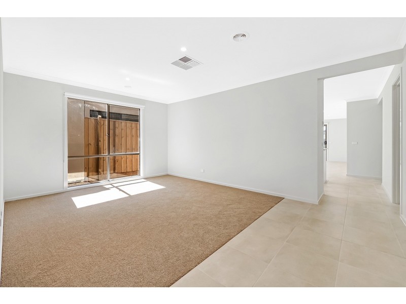 40 Bowler Avenue, Clyde VIC 3978