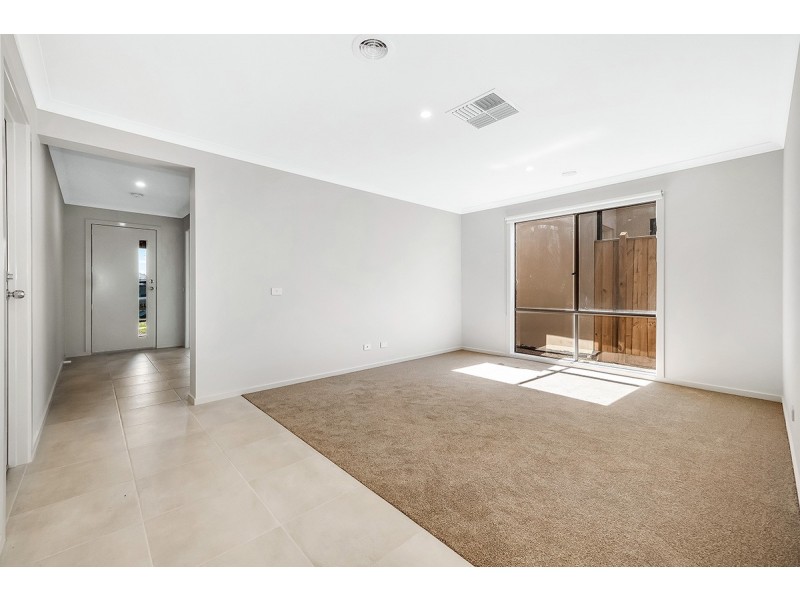 40 Bowler Avenue, Clyde VIC 3978