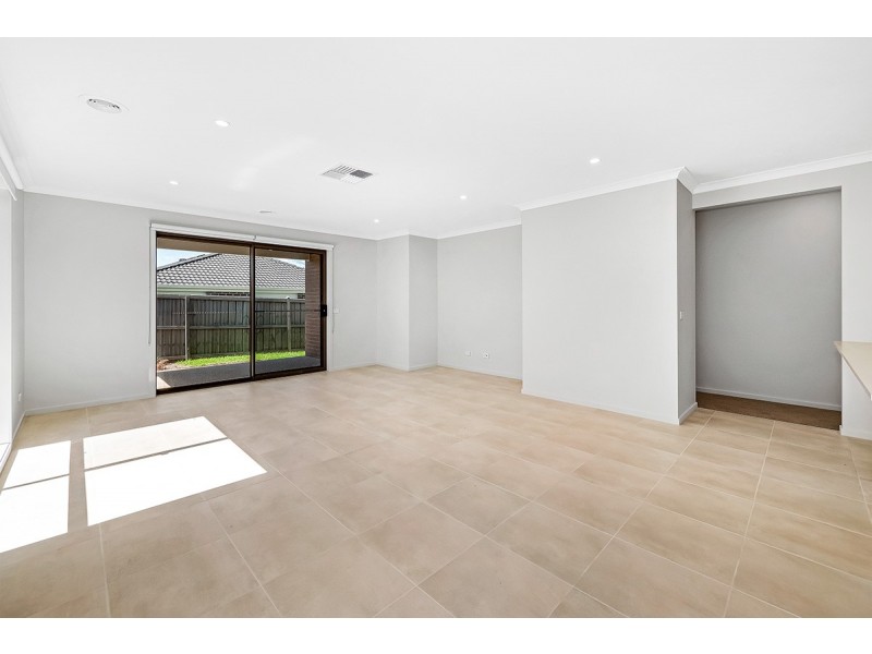 40 Bowler Avenue, Clyde VIC 3978