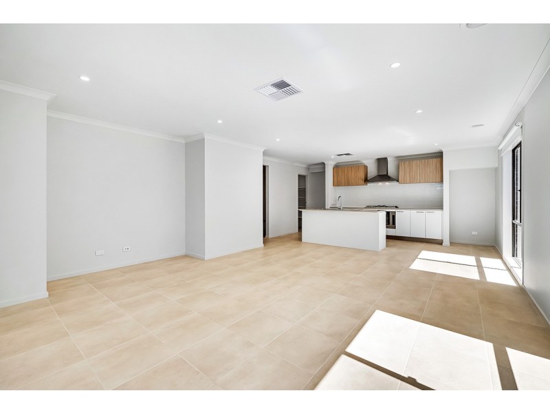 40 Bowler Avenue, Clyde VIC 3978