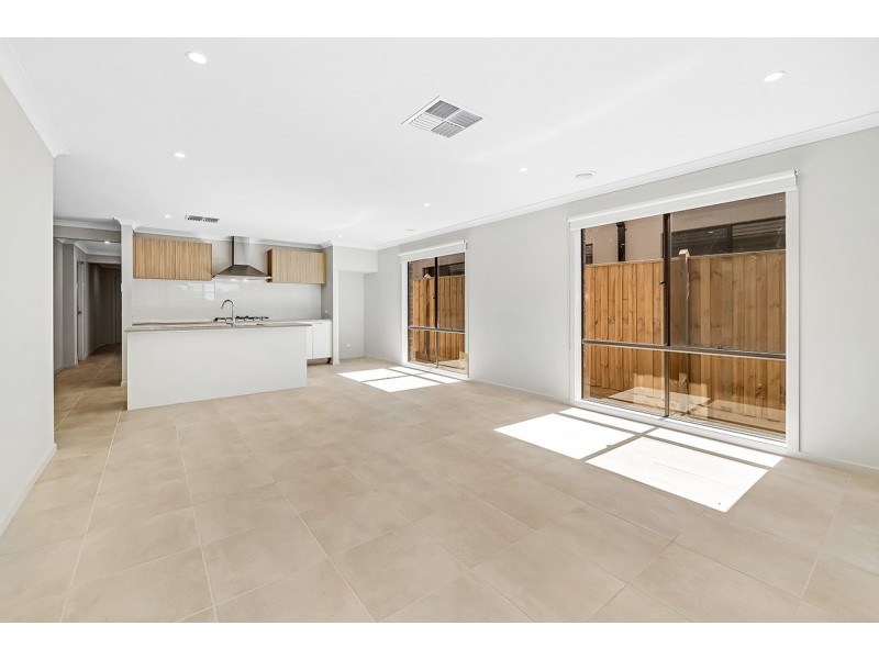 40 Bowler Avenue, Clyde VIC 3978