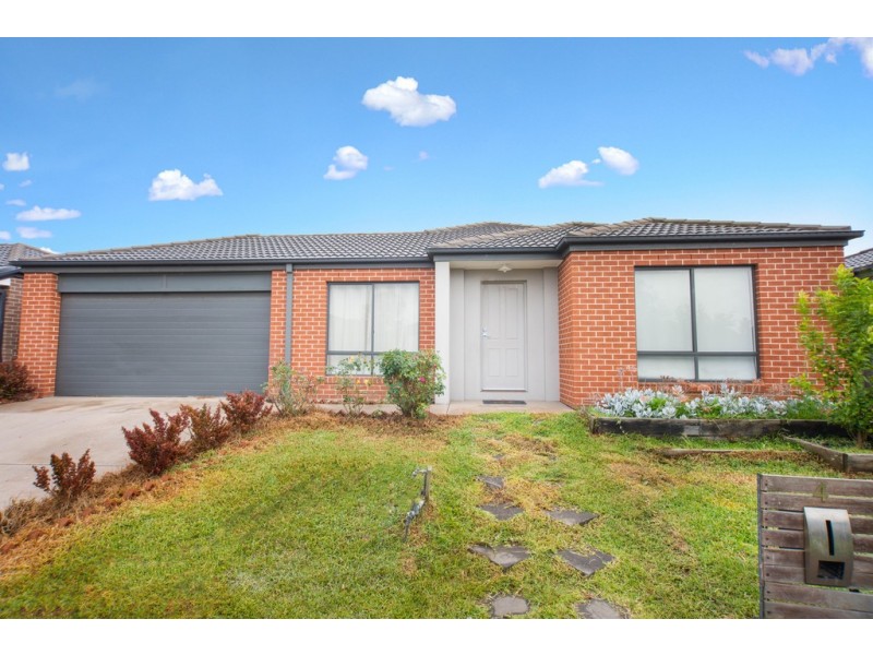 4 Tattle Grove, Cranbourne East VIC 3977