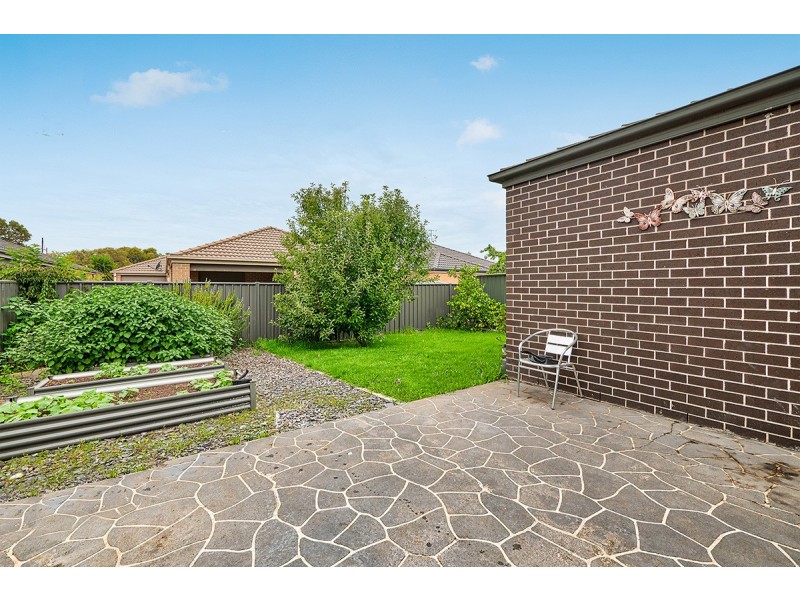 6 Sagan Drive, Cranbourne North VIC 3977