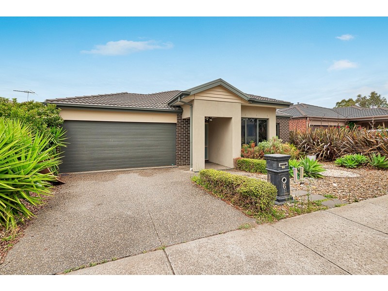 6 Sagan Drive, Cranbourne North VIC 3977