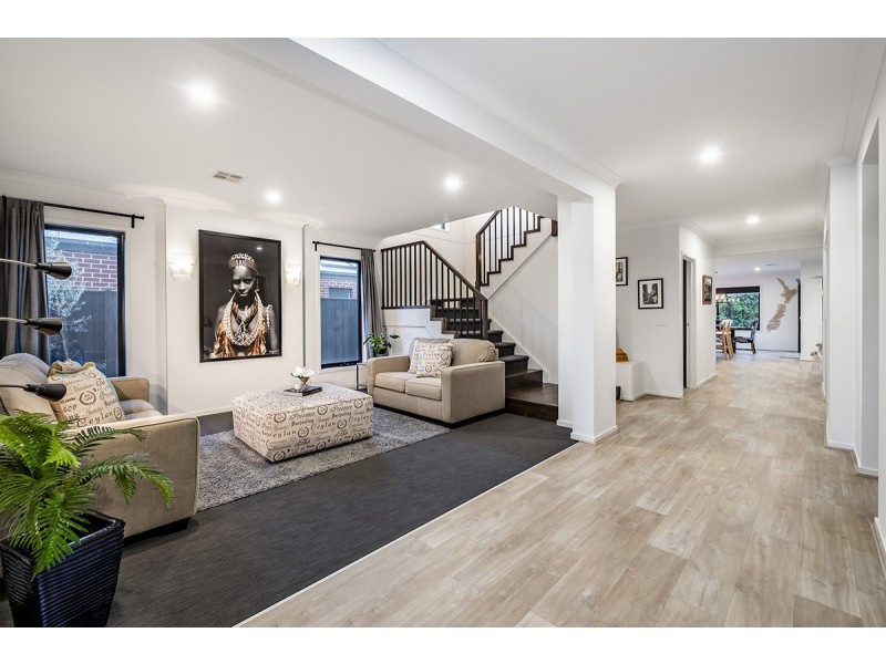 14 Sandown Parade, Clyde North VIC 3978