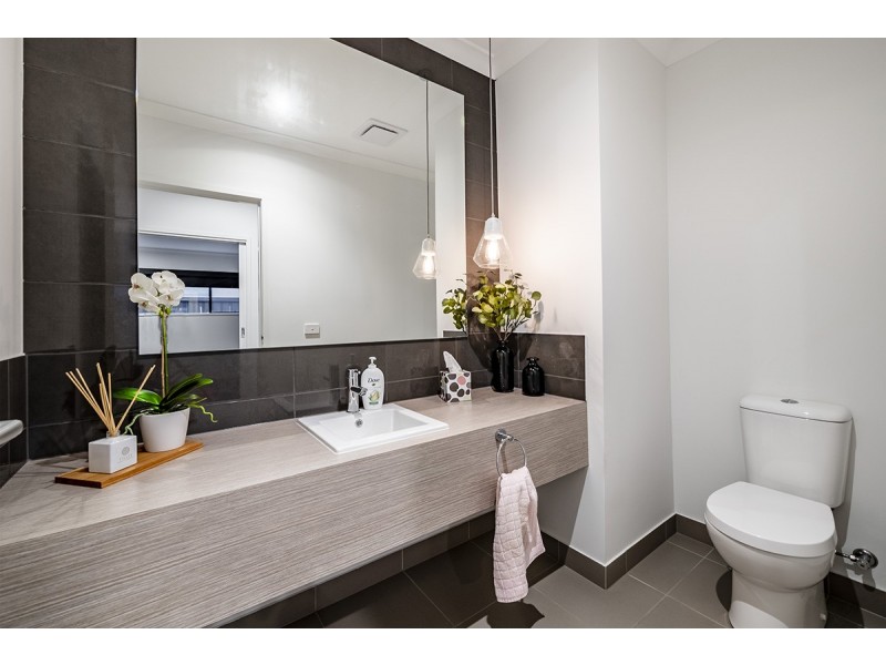 14 Sandown Parade, Clyde North VIC 3978