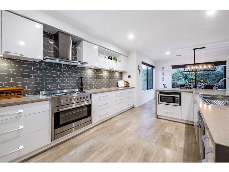 14 Sandown Parade, Clyde North VIC 3978