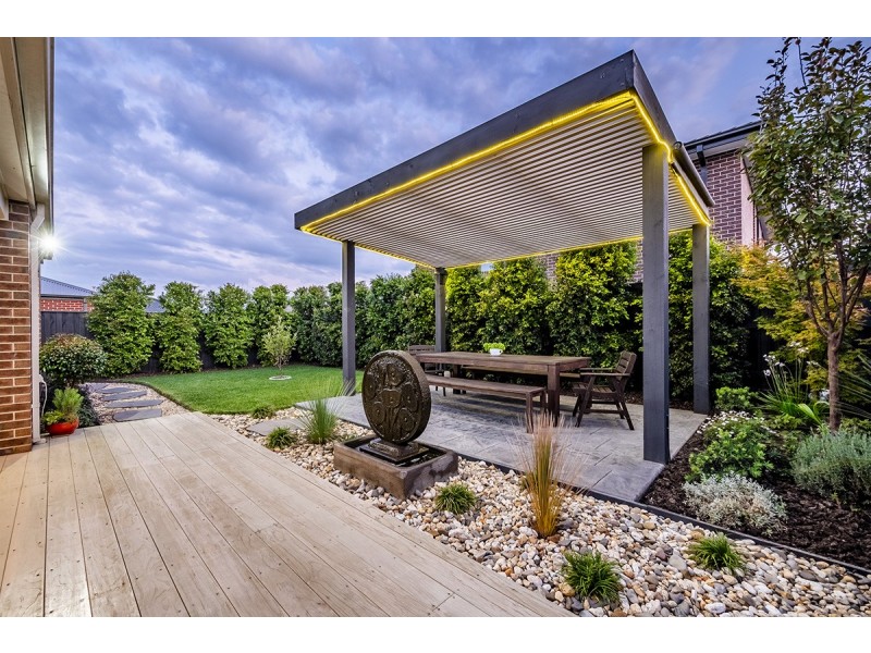 14 Sandown Parade, Clyde North VIC 3978