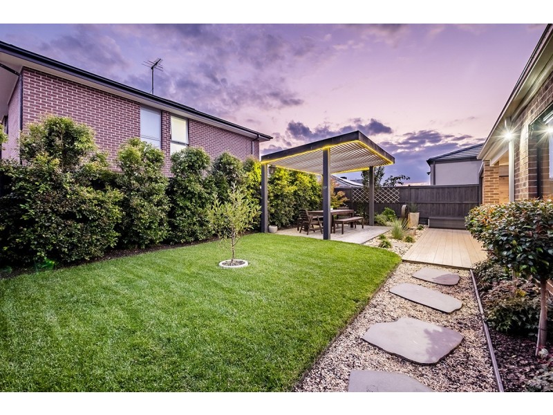 14 Sandown Parade, Clyde North VIC 3978