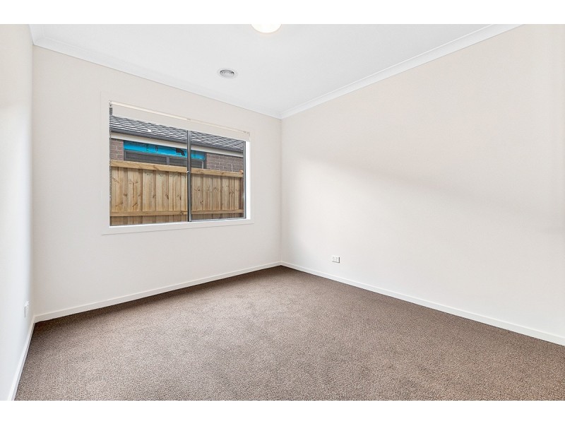 6 Bainton Avenue, Clyde VIC 3978