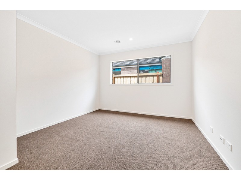 6 Bainton Avenue, Clyde VIC 3978