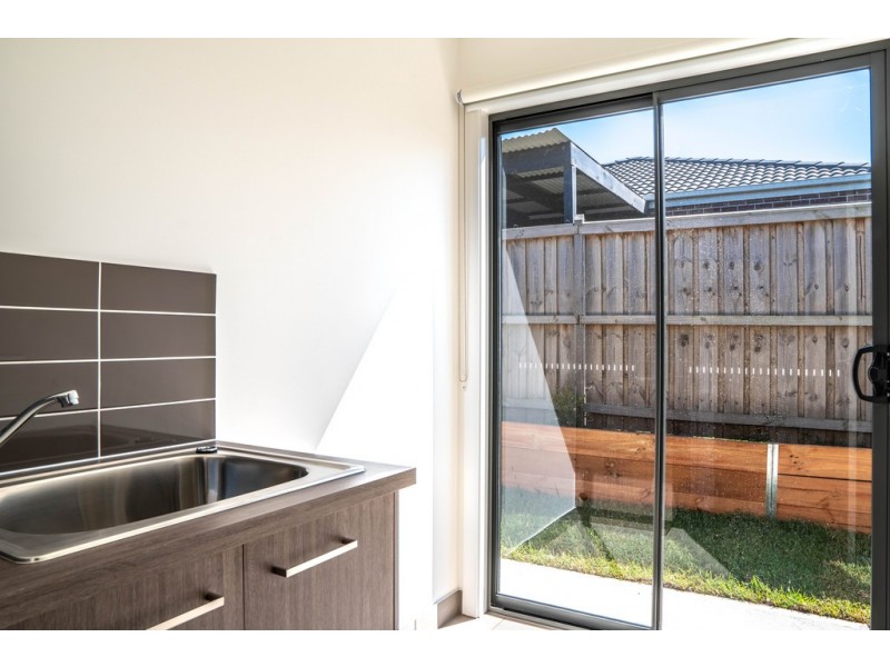 6 Bainton Avenue, Clyde VIC 3978