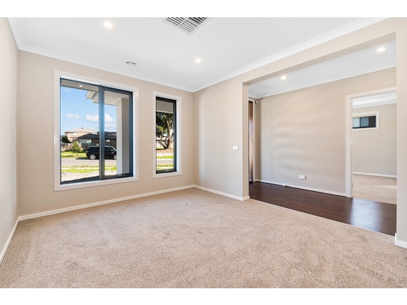 3 Greenglade Way, Cranbourne East VIC 3977