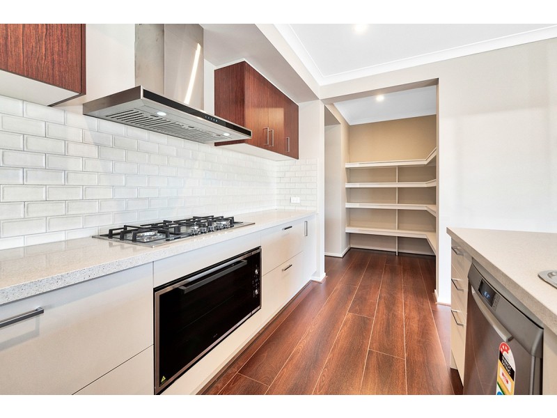 3 Greenglade Way, Cranbourne East VIC 3977