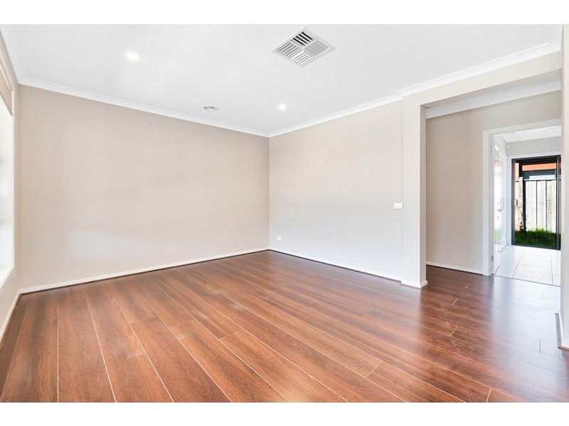 3 Greenglade Way, Cranbourne East VIC 3977