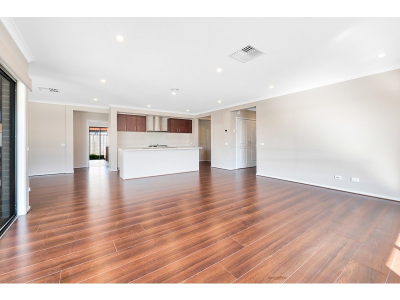 3 Greenglade Way, Cranbourne East VIC 3977