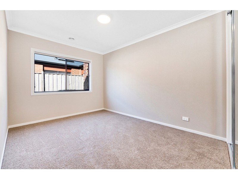 3 Greenglade Way, Cranbourne East VIC 3977