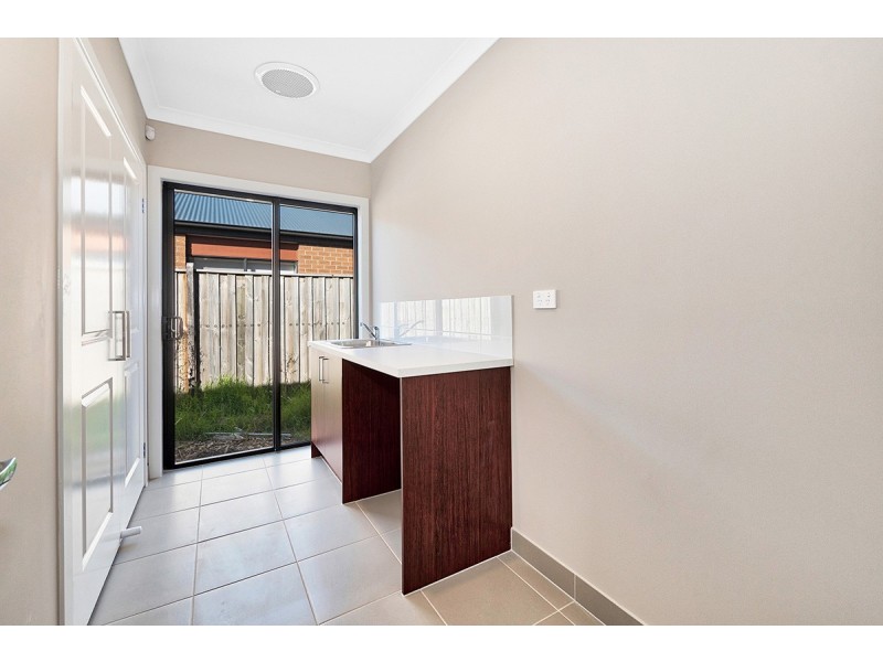 3 Greenglade Way, Cranbourne East VIC 3977