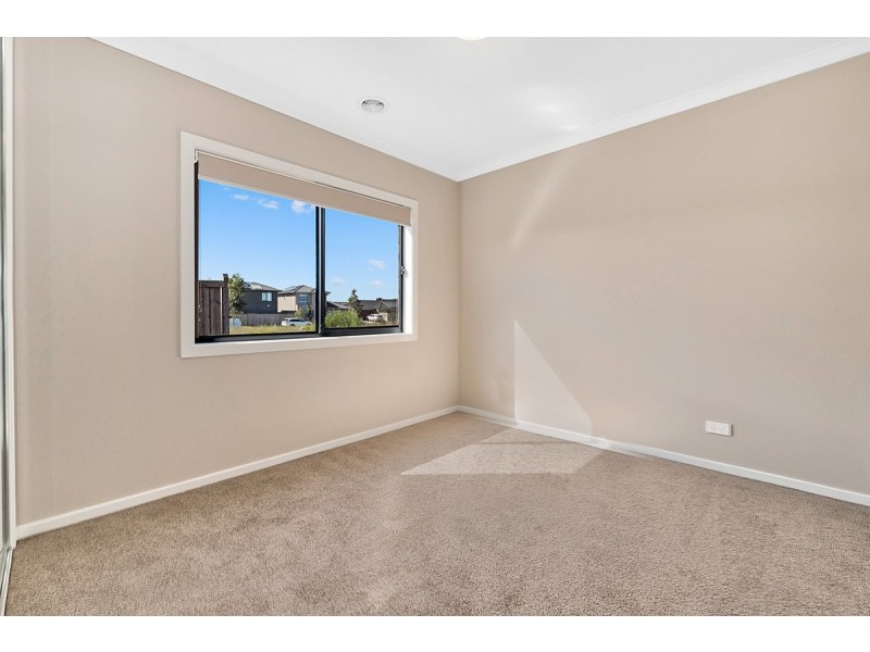 3 Greenglade Way, Cranbourne East VIC 3977