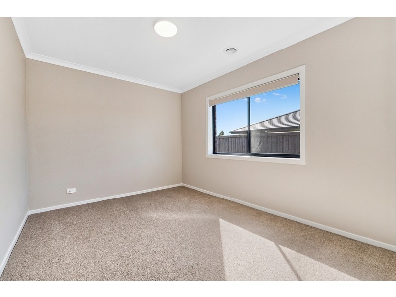 3 Greenglade Way, Cranbourne East VIC 3977
