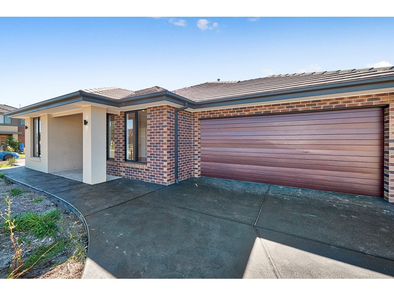 3 Greenglade Way, Cranbourne East VIC 3977