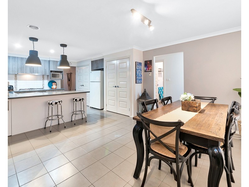 25 Crowe Avenue, Cranbourne West VIC 3977