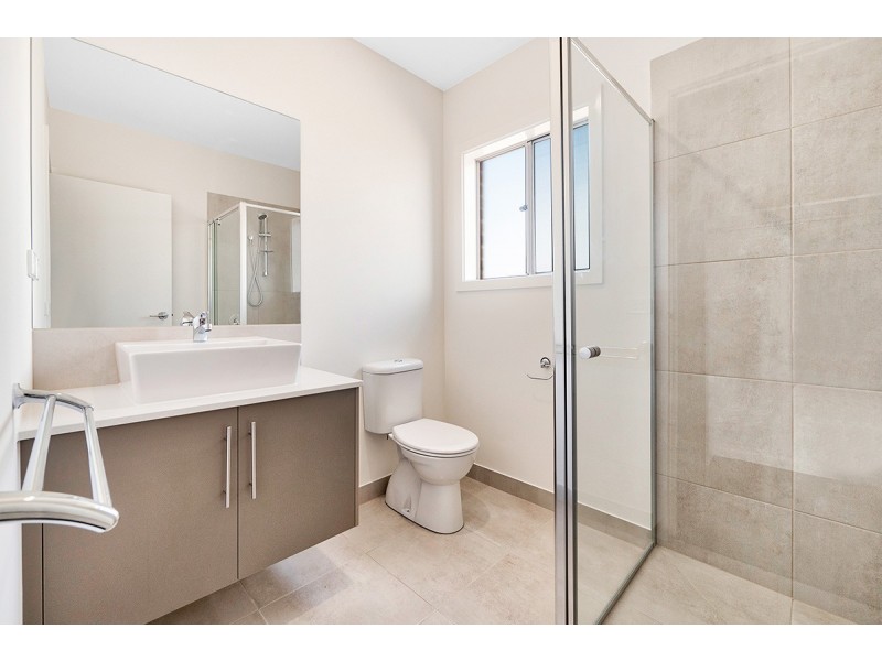 15 Mireland Street, Clyde North VIC 3978