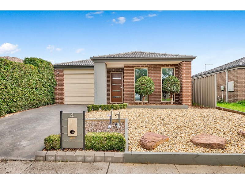 4 Wagner Close, Cranbourne East VIC 3977