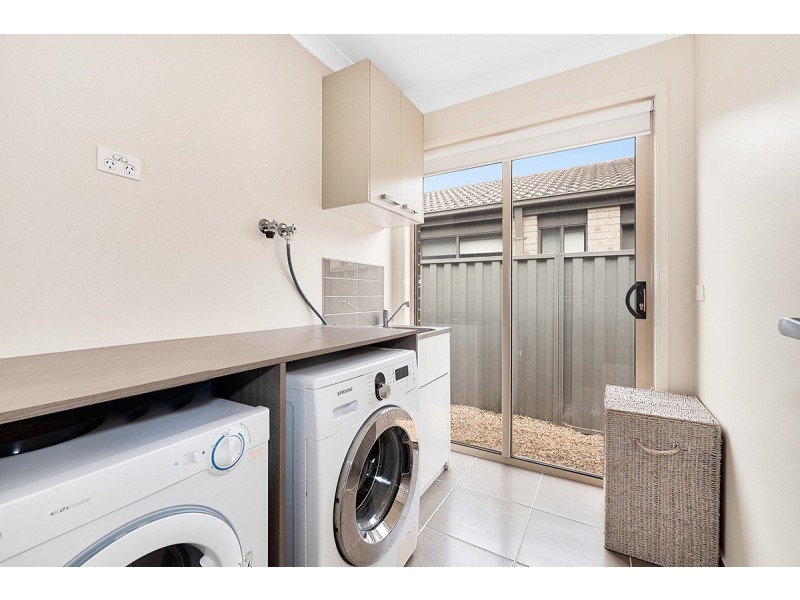 4 Wagner Close, Cranbourne East VIC 3977